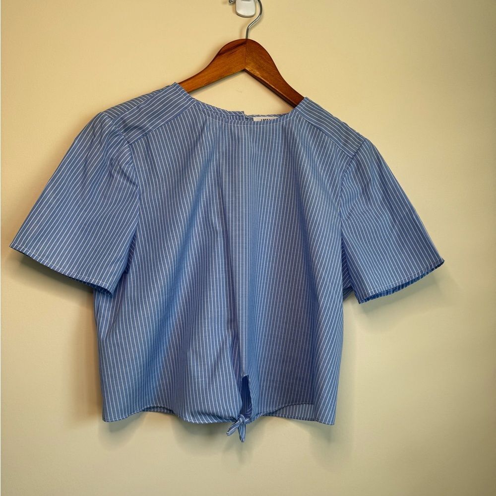 Lucca Women's Striped blue blouse with Front Knot Size Medium
